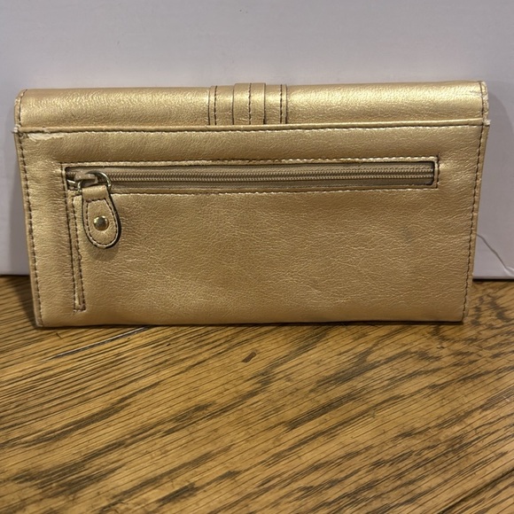 Aigner Gold Metalic Wallet - Picture 2 of 8
